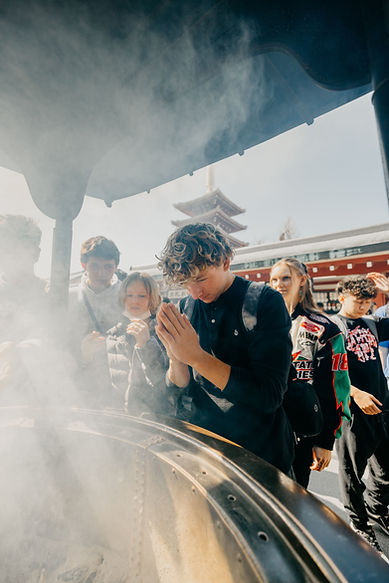 Senso-Ji Temple Photoshoot by Professional Tokyo Photographer Kilakila Parnell