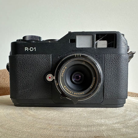 Epson R-D1: Perfection of a Digital-Analog Rangefinder