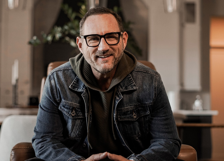 Hazletts Headshots-058.jpg