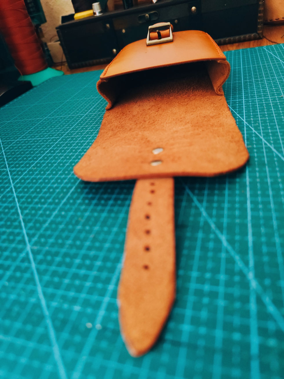 Miniatura: Ręcznie wykonana skórzana torba na pasek