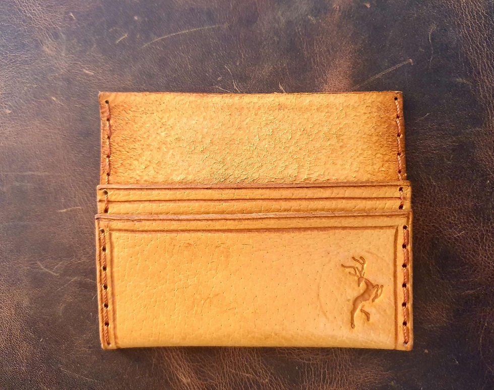 Miniaturbild: Minimalistisches Portemonnaie. Natürliches, pflanzlich gegerbtes Leder.  Vollständig handgefertigt.