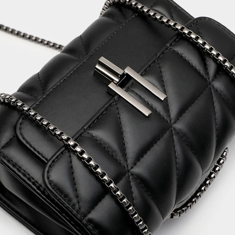 Thumbnail: Black quilted chain bag