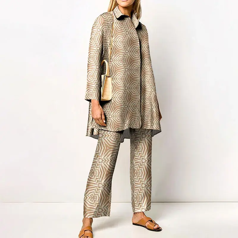 Miniatura: Beige patterned pantsuit, long-sleeve coat
