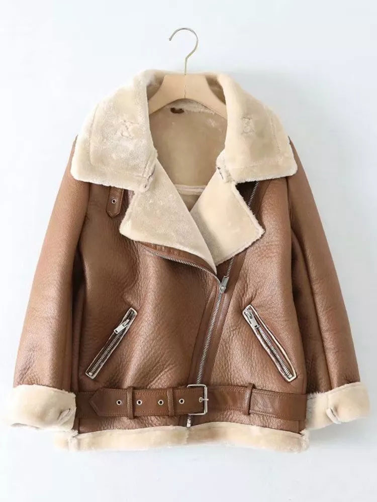 Miniatura: Brown leather aviator jacket with sherpa collar