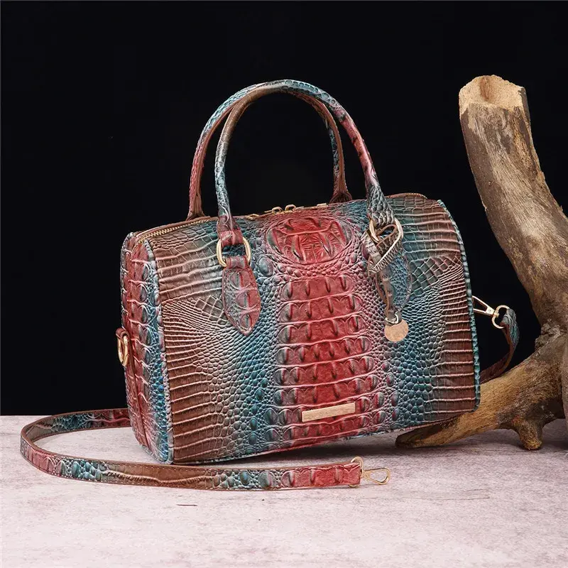 Sīktēls: Trendy Crocodile Pattern Travel Handbag