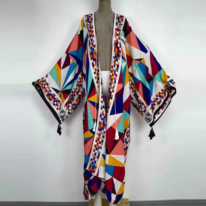 Sīktēls: Colorful geometric print kimono
