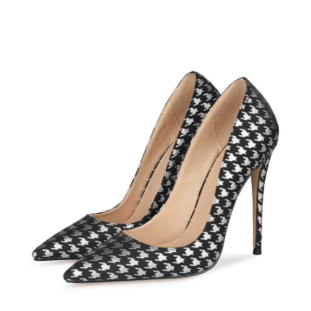 Elegant black & white pointed toe heels