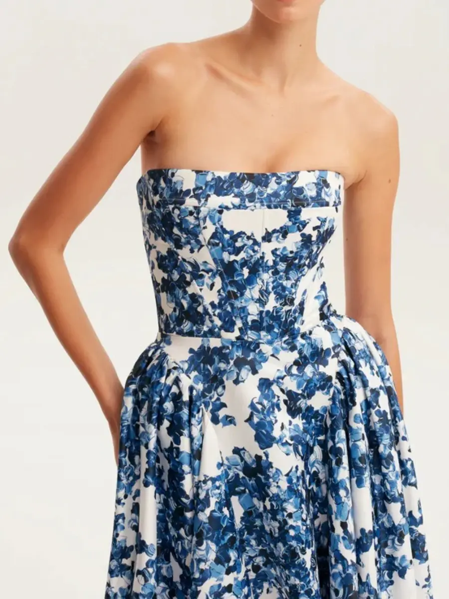 Thumbnail: Stylish Floral Print Maxi Dress