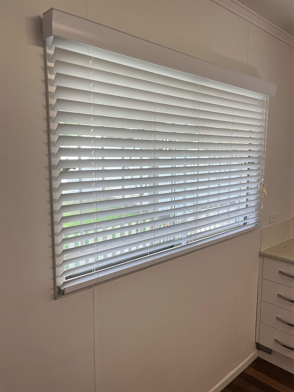 50mm Arctic Snow Woodlook Venetian Blinds