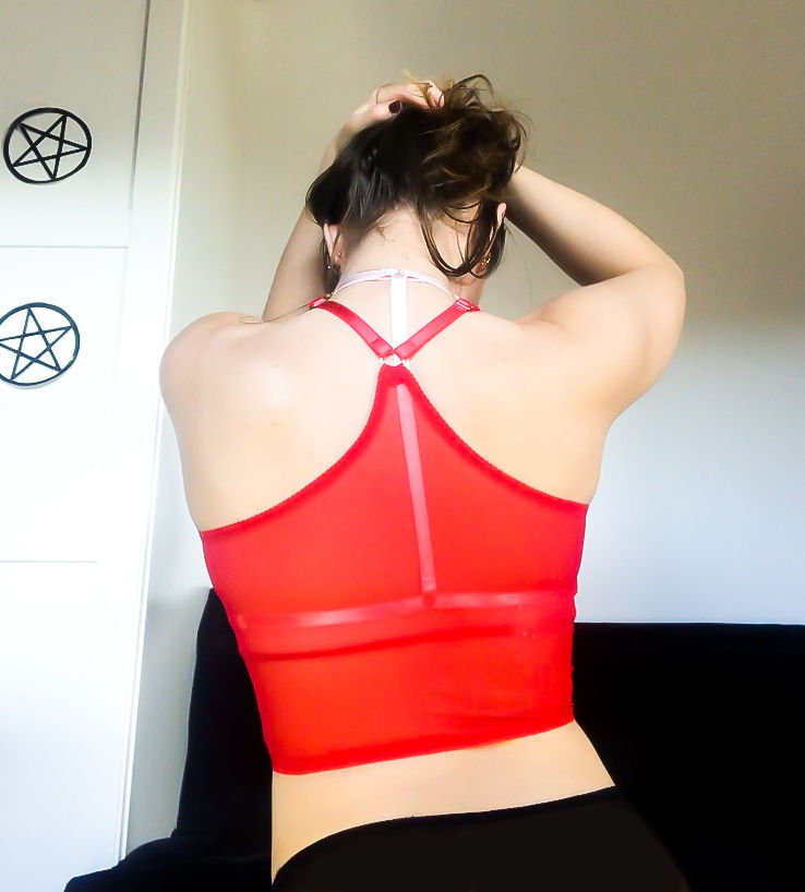 Thumbnail: Nocturna Halter