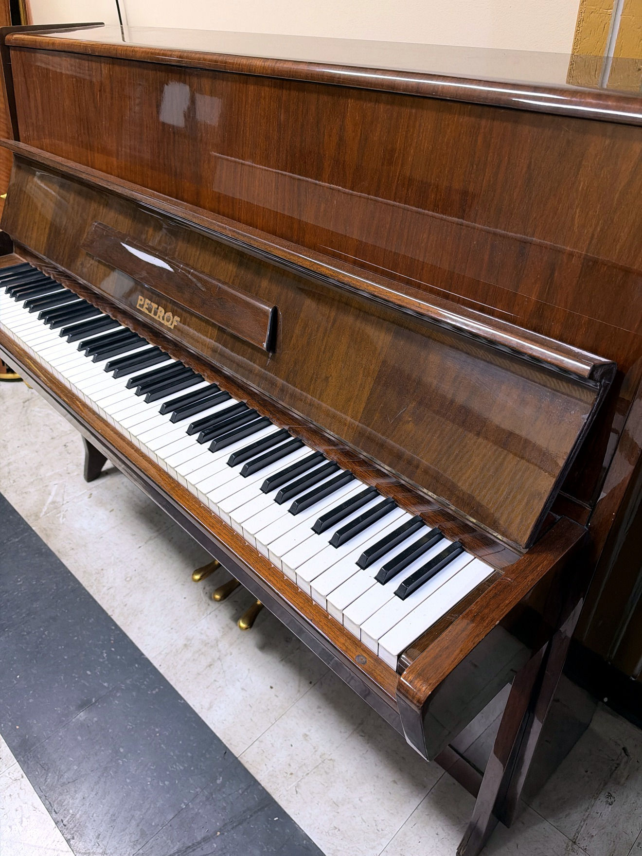 Petrof P115 Upright Piano 1979