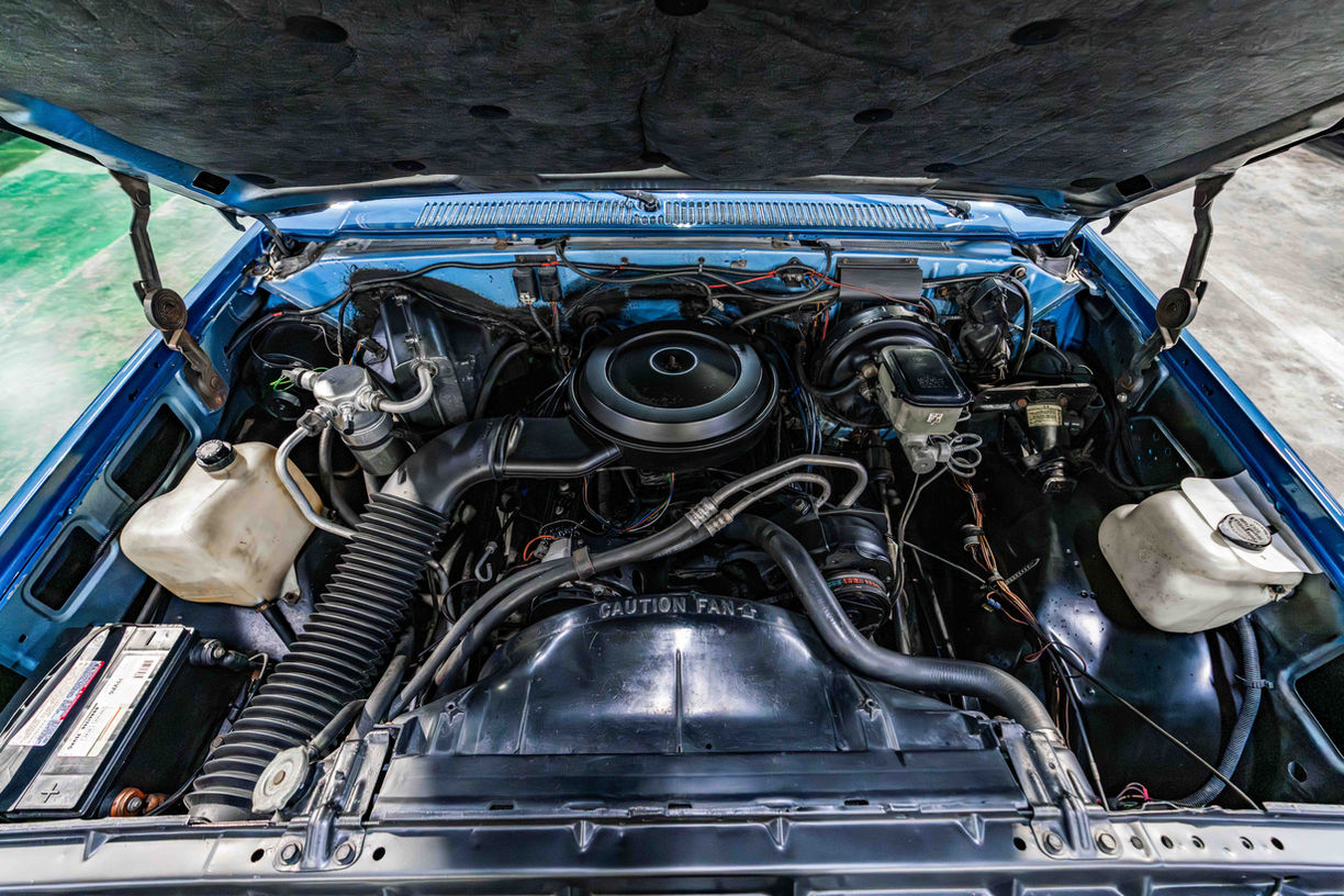 1987 Chevrolet K10 Silverado in Light Blue Metallic with 350 V8 engine, Turbo 400