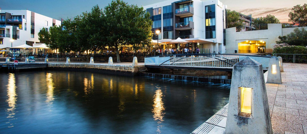 ROYAL ON WATERFRONT