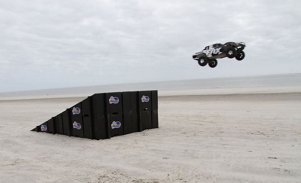 LandWave-RC-Jump-1.jpg