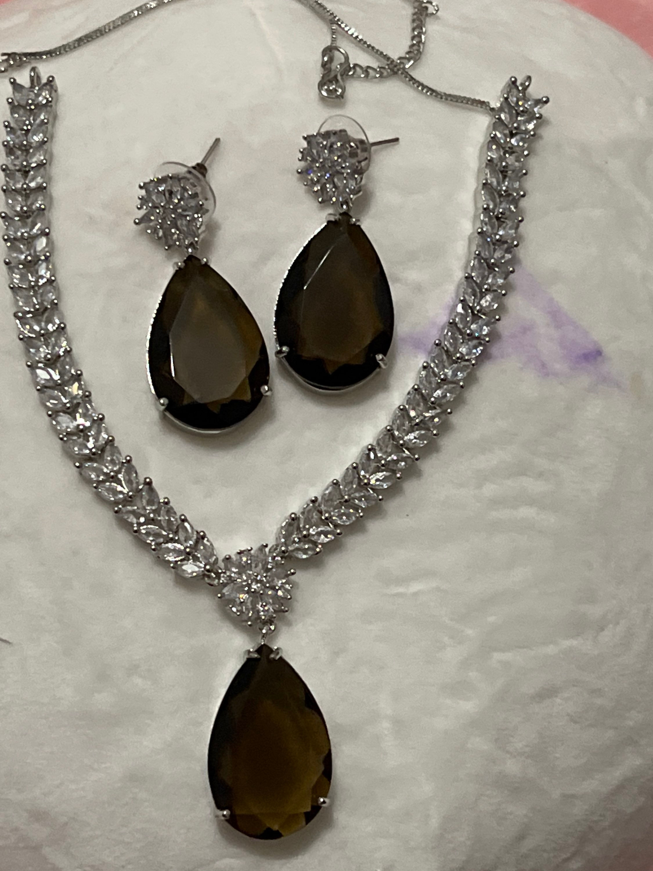 AD Necklace Set