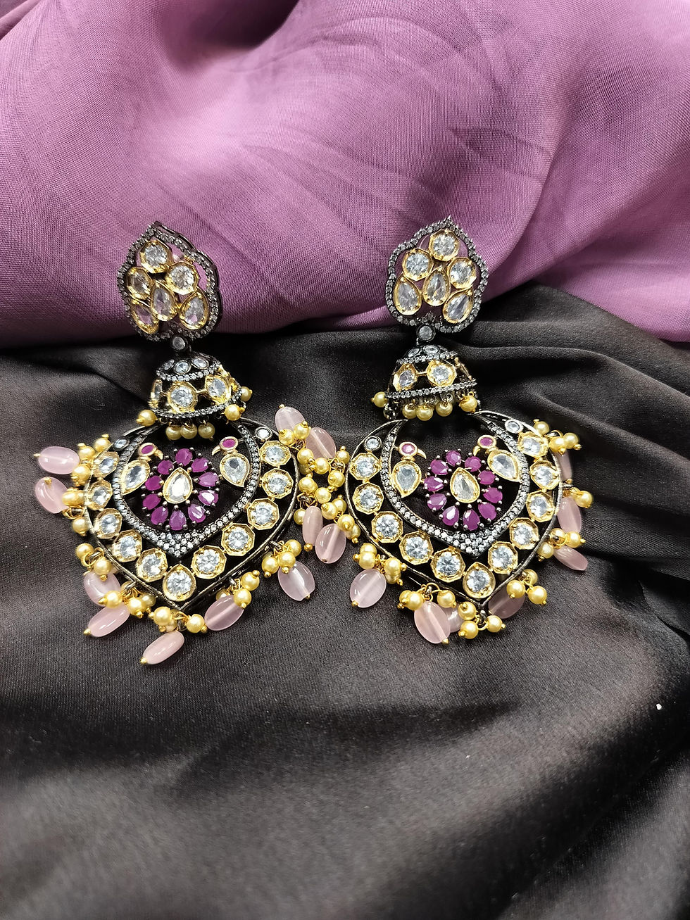 Kundhan Earrings With Kemp Stones And Monalisa Beads
