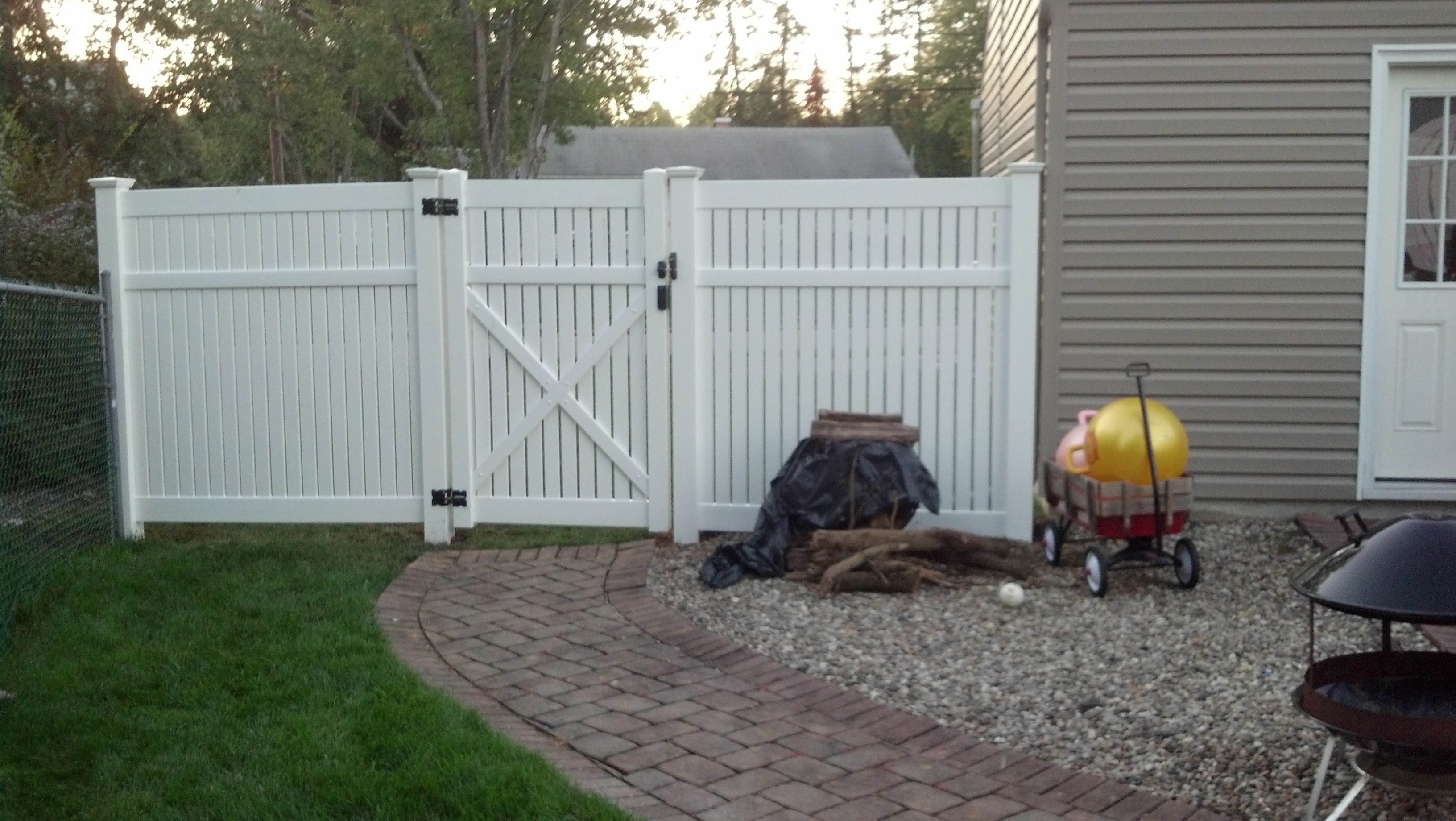 Blank page PVC GM Fence