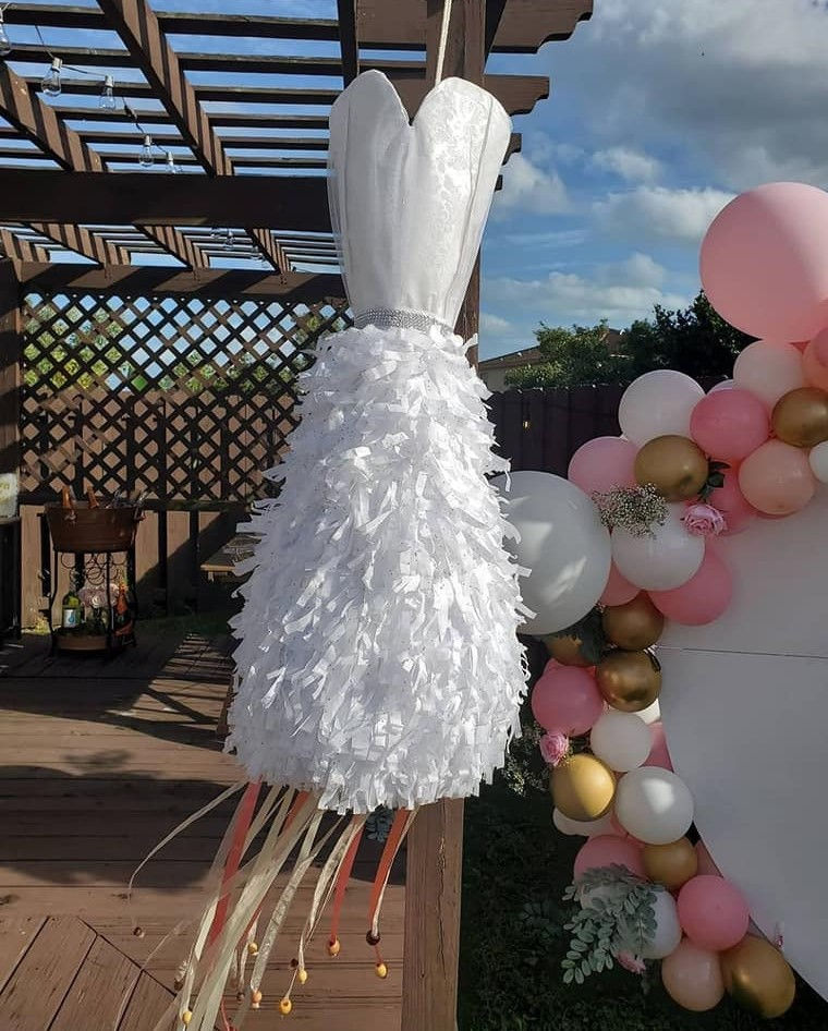 BRIDAL SHOWER DRESS PIÑATA
