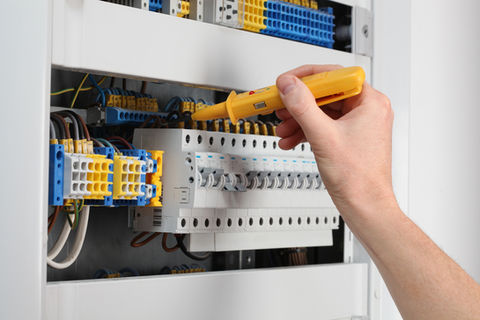 testing-elestric-system.jpg