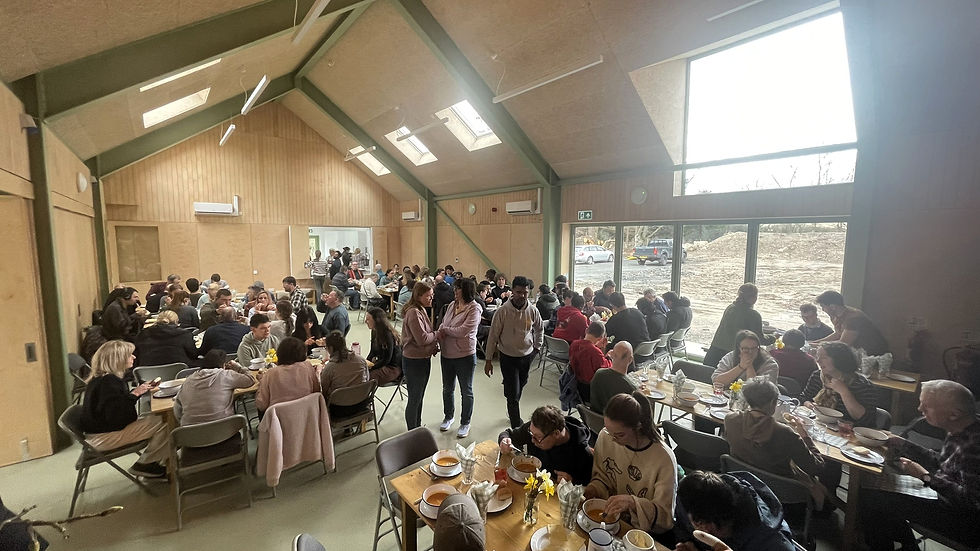 Food can be served straight from the kitchen via the service hatch