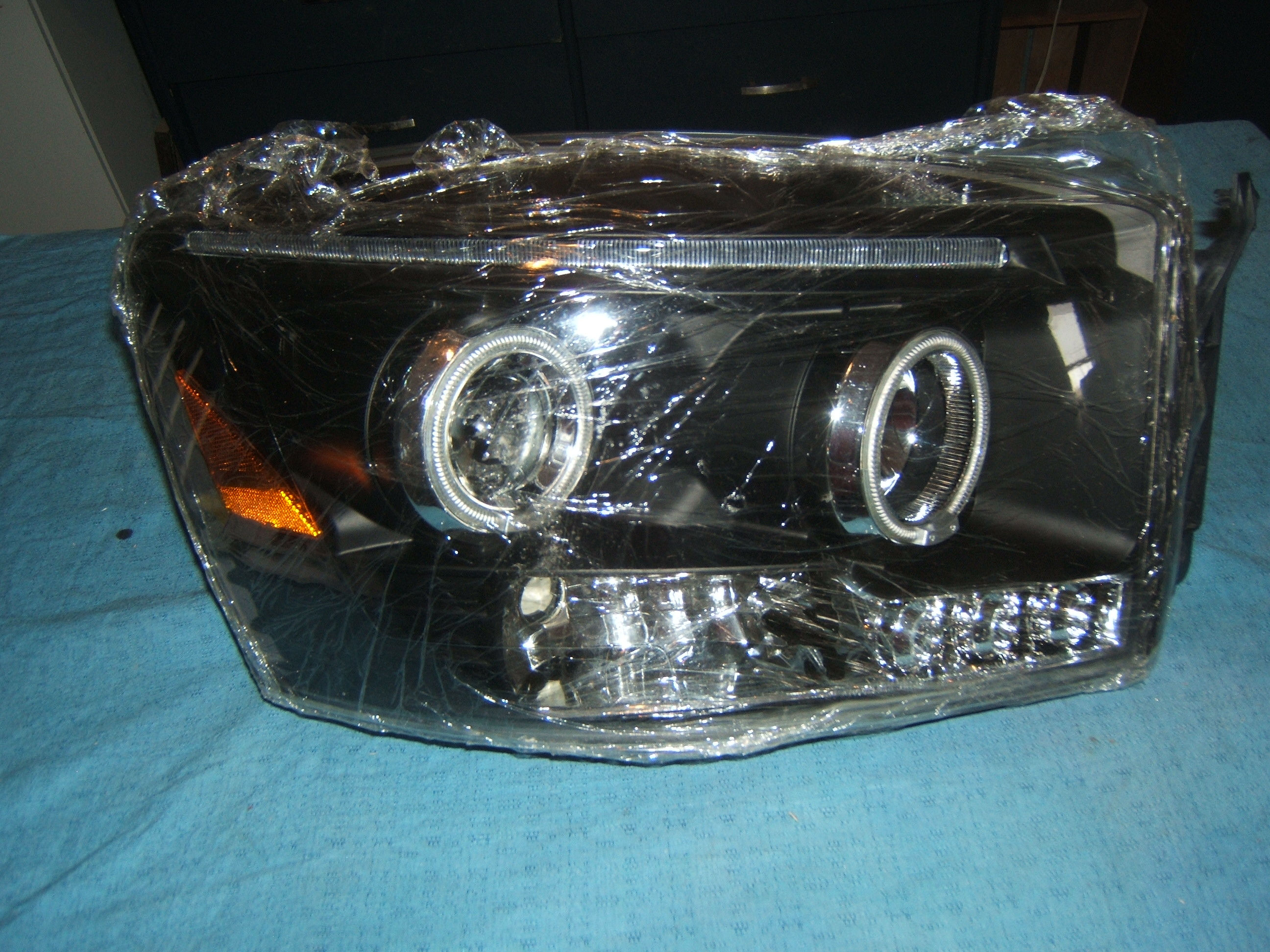 2006-08 Dodge Ram Headlight
