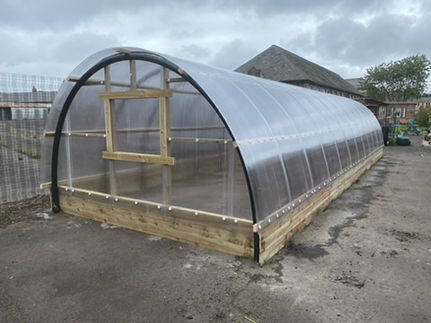 UK Polycarbonate Tunnels, Storm Strength Growing Tunnels, WIndproof Greenhouse, Alternative to Polycrub