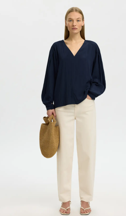 Thumbnail: Bloes in krinkel stofje van Selected