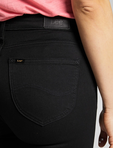 Thumbnail: Breese flare in black rinse
