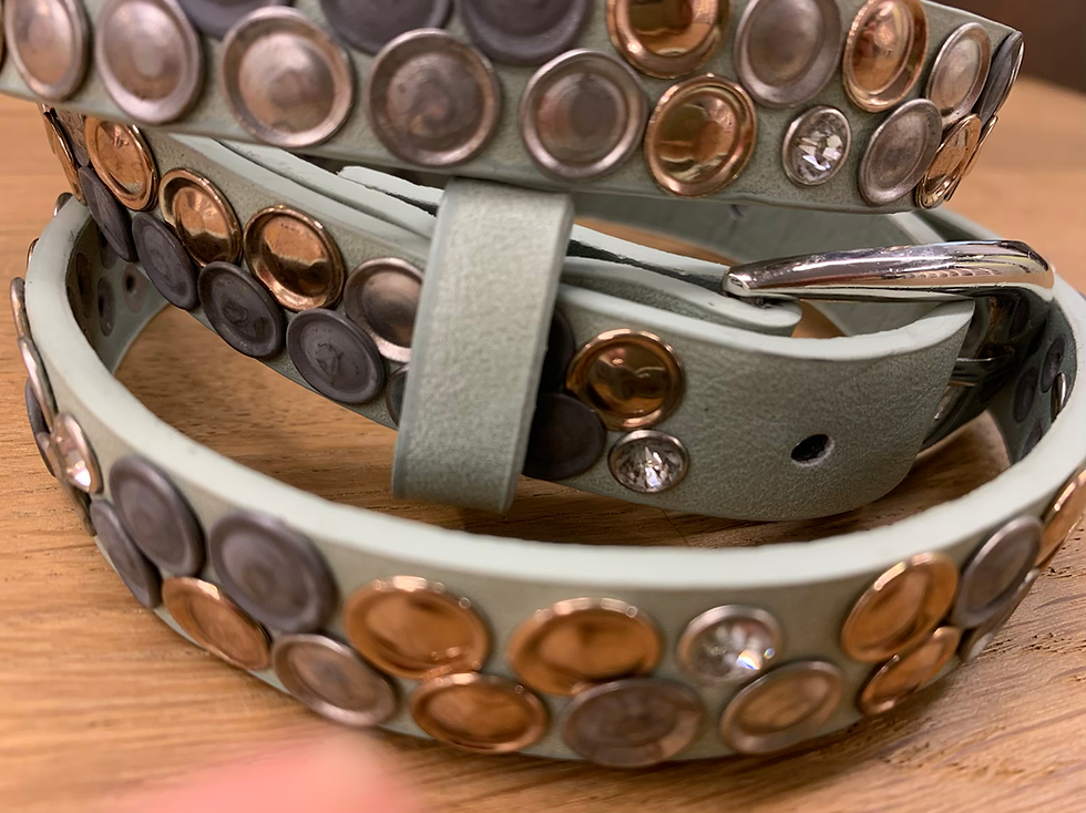 Thumbnail: Fantasie riem met studs