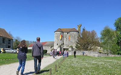 Visiteurs-Chateau-de-Montépilloy.jpg