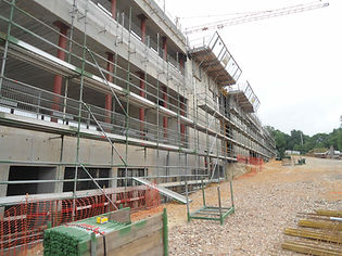 Mise en œuvre du gros œuvre d’un projet architectural d’envergure.
