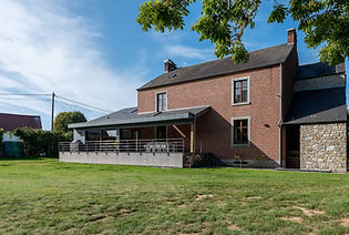 Extension contemporaine et rénovation complète d’une habitation unifamiliale en Wallonie
