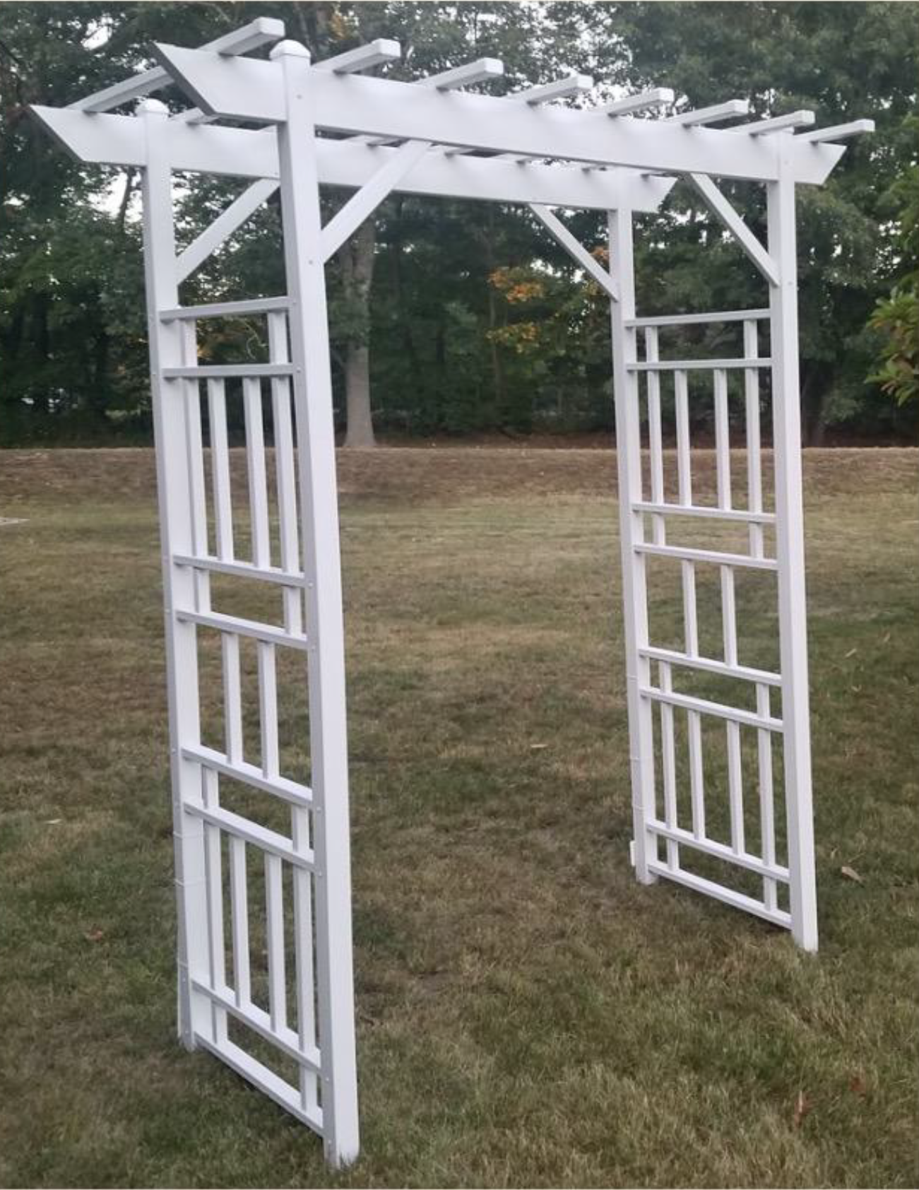 Arch Selections 2023 - STANDARD WHITE LATTICE ARCH.tif