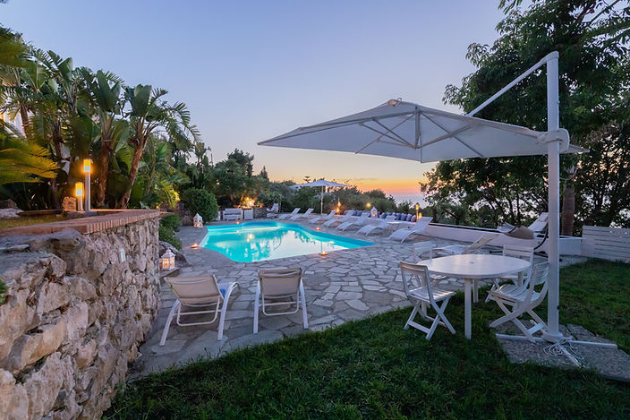Villa Grotta Azzurra.jpeg