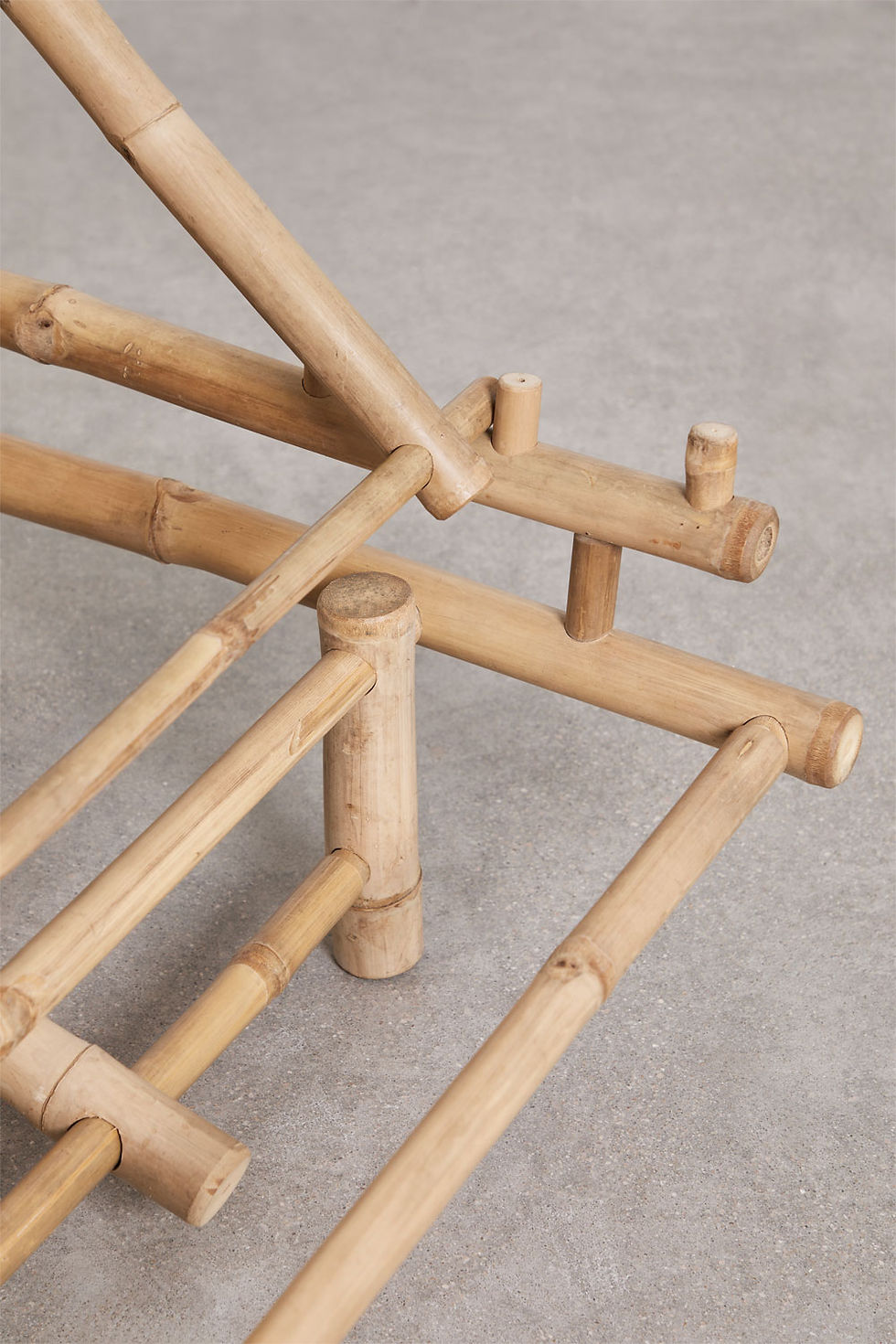 Miniature : Transat en bambou et coussin blanc