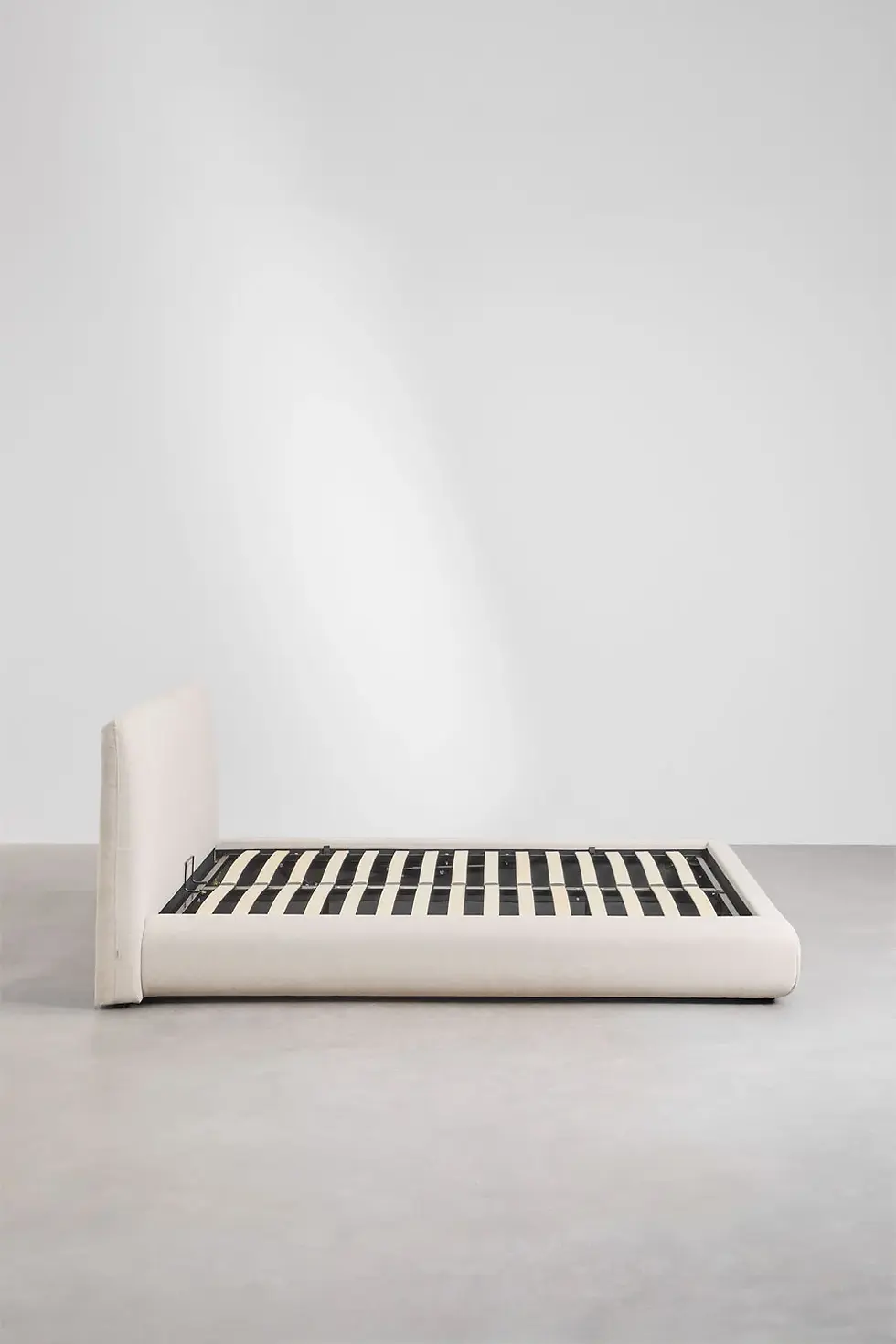 Miniature : Lit tapissé avec coffre de rangement beige clair NORENA