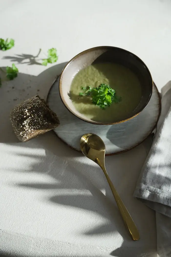Bol à céréales en céramique fabriquée au Portugal, nuances de bruns.