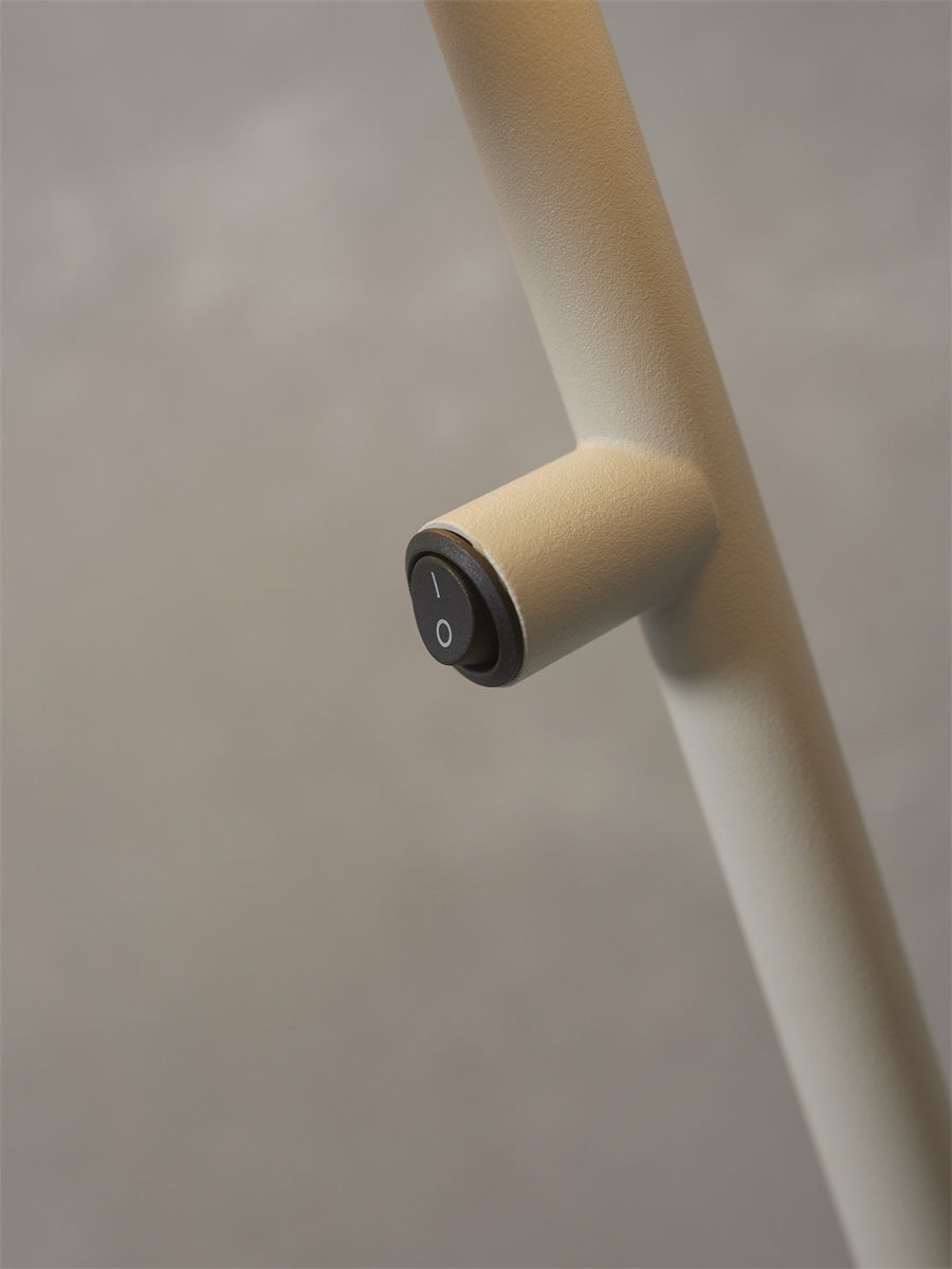 Miniature : lampe de table forme champignon hauteur 45 cm couleur gris clair