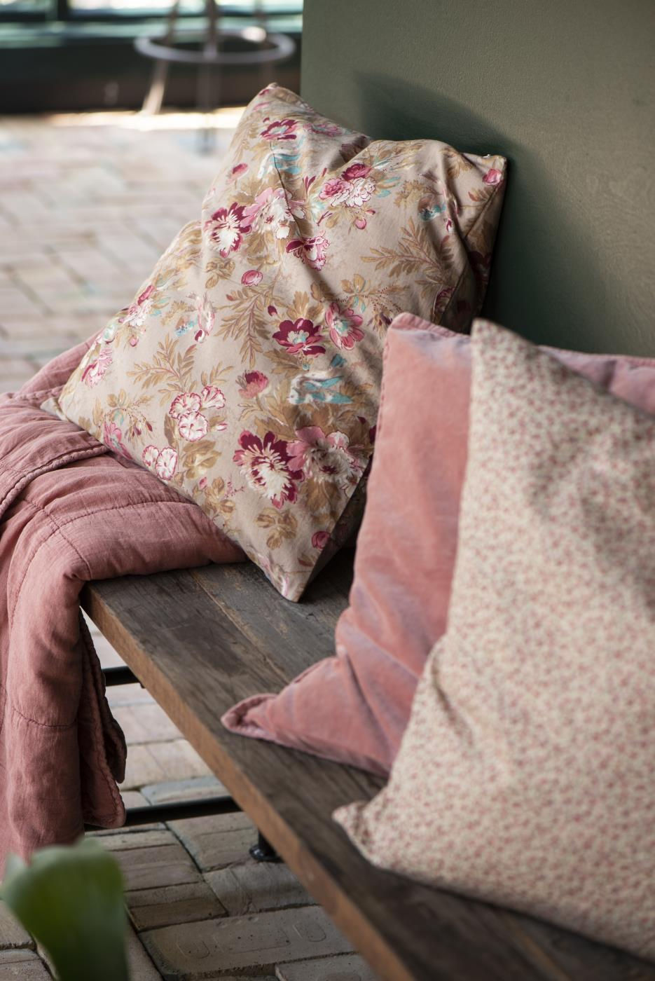 Miniature : Housse de coussin en velours rose Ib Laursen