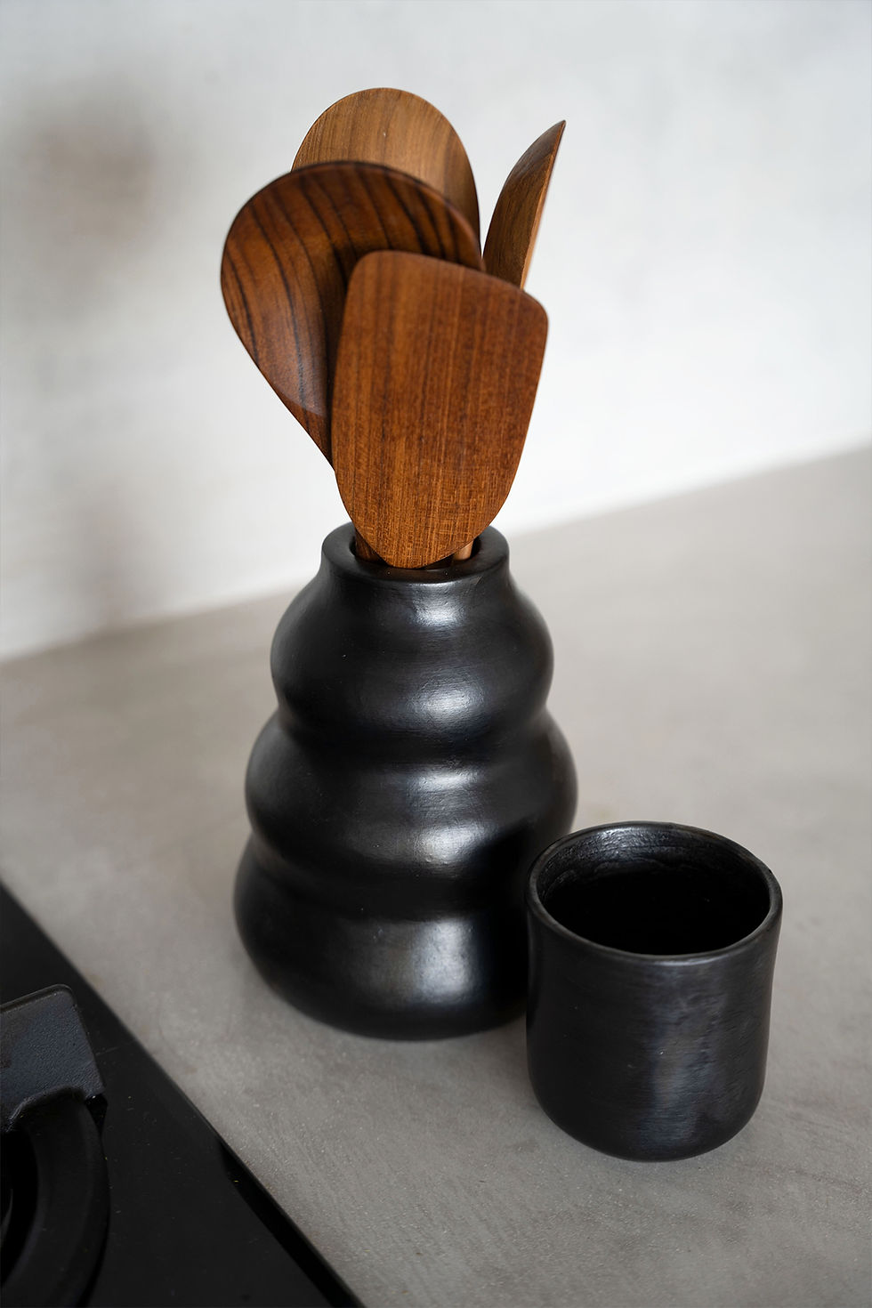 Miniature : Vase en terracotta noire Bazar Bizar