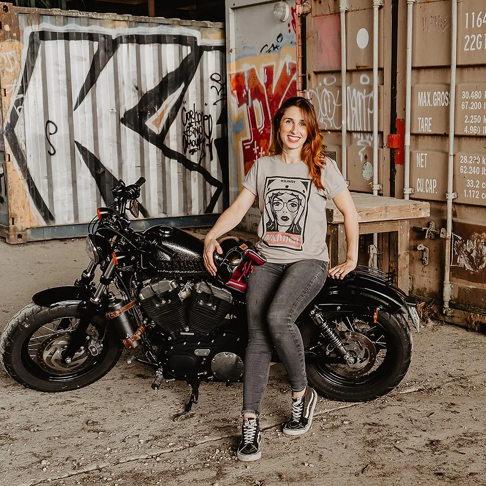 Miniature : t-shirt esprit rock gris avec tete de femme avec casque