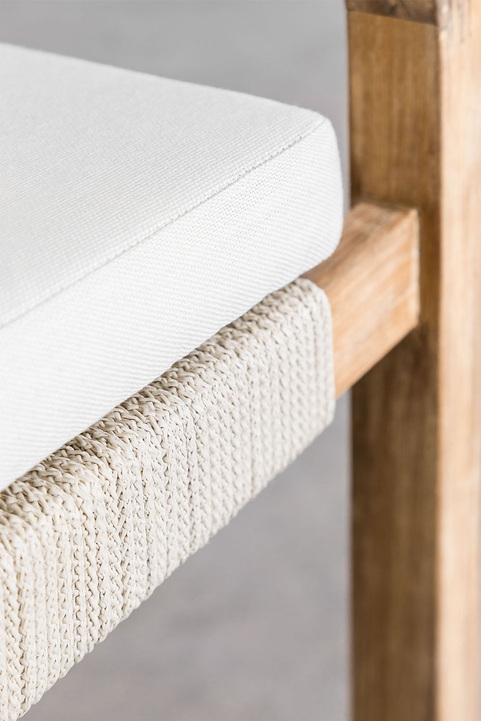 Miniature : chaise avec accoudoirs en bois d'acacia et textile blanc crème