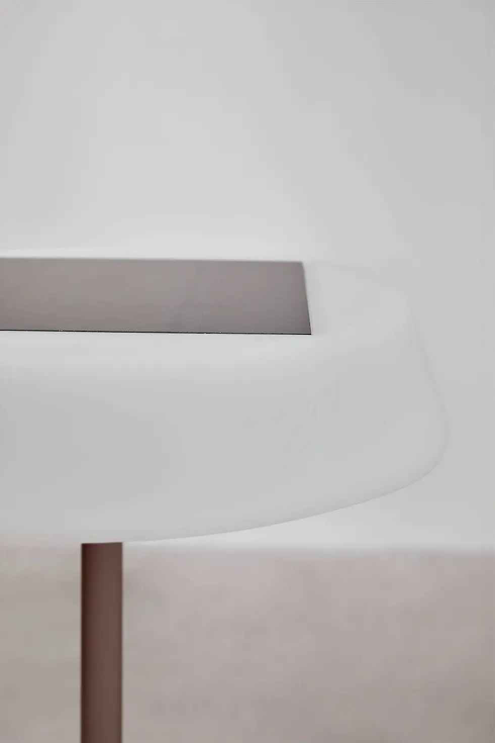 Miniature : Lampadaire solaire LED brun fumé ULENIA