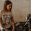Miniature : t-shirt esprit rock gris avec tete de femme avec casque