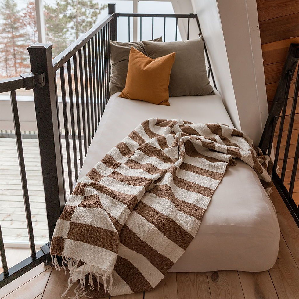 Miniature : plaid rayé beige blanc en fils recyclés