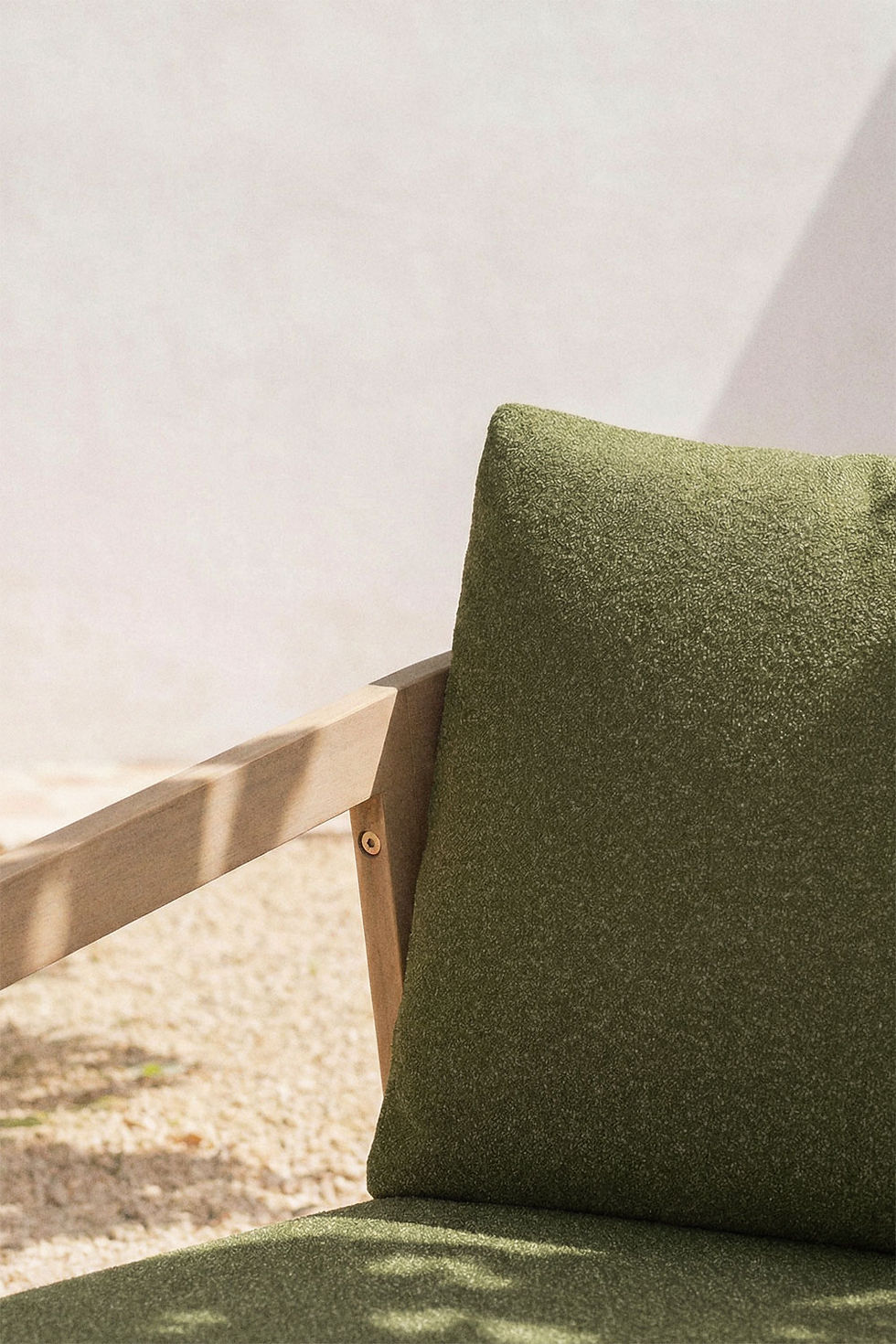 Fauteuil de jardin en bois et tissu vert