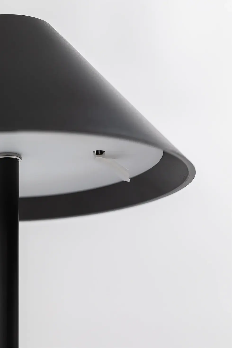 Miniature : lampe de table LED sans fil noire