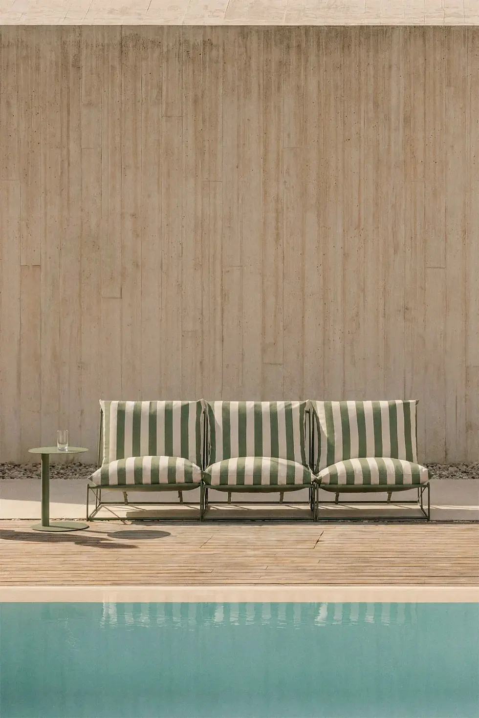 Canapé de jardin 3 places rayures vert olive et structure acier
