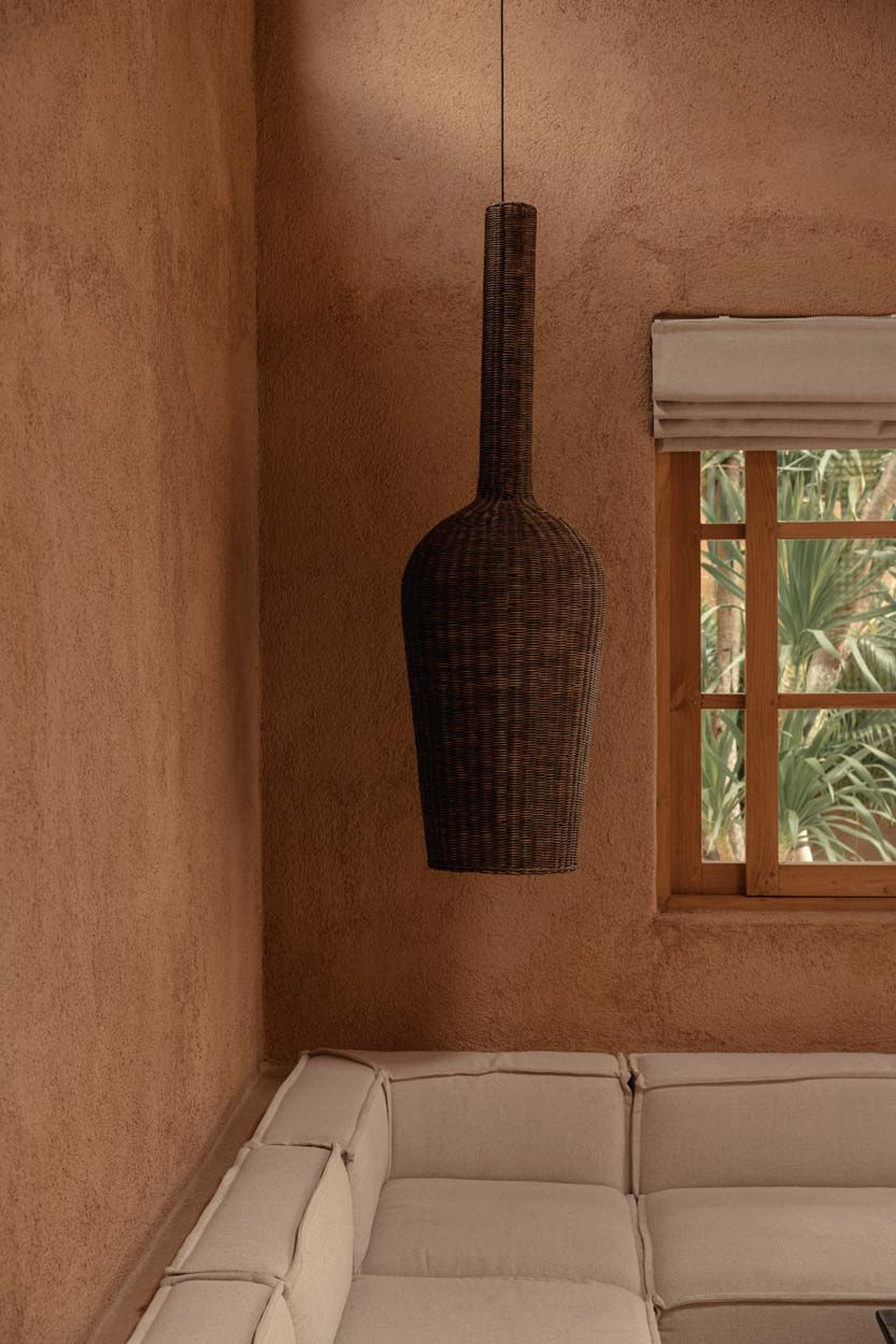 Miniature : Suspension XXL en rotin en forme d'amphore