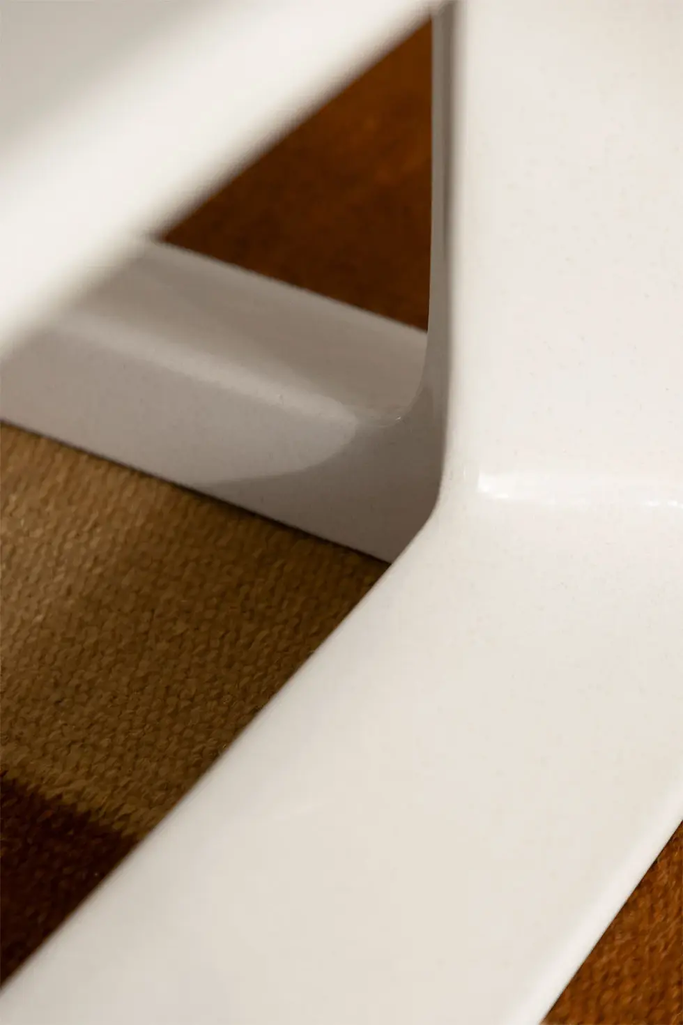 Table basse en ciment et fibre de verre